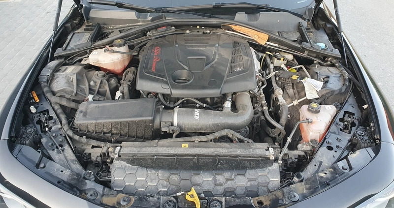 Alfa Romeo Giulia cena 48900 przebieg: 83527, rok produkcji 2018 z Zawichost małe 277